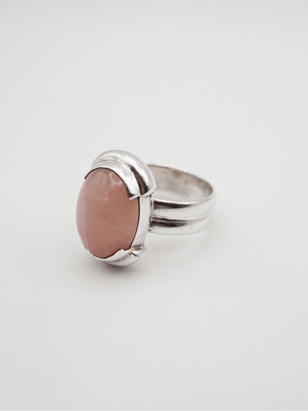 Sterling Silver Rose Quartz Oval Ring